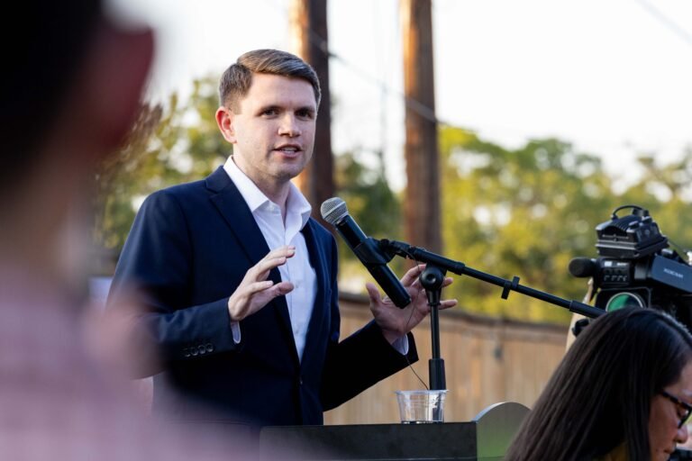 Climbing Autonomous celebrity James Talarico goes back to San Antonio– where he obtained his begin