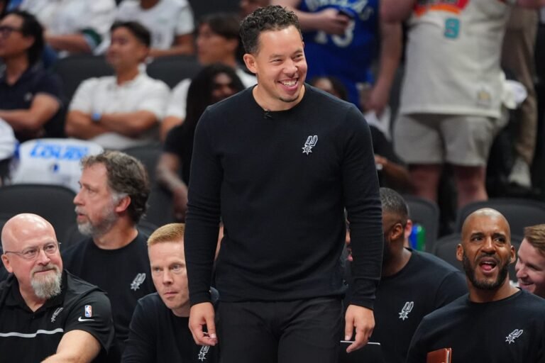 Spurs start 2025-26 period with Mitch Johnson as head trainer