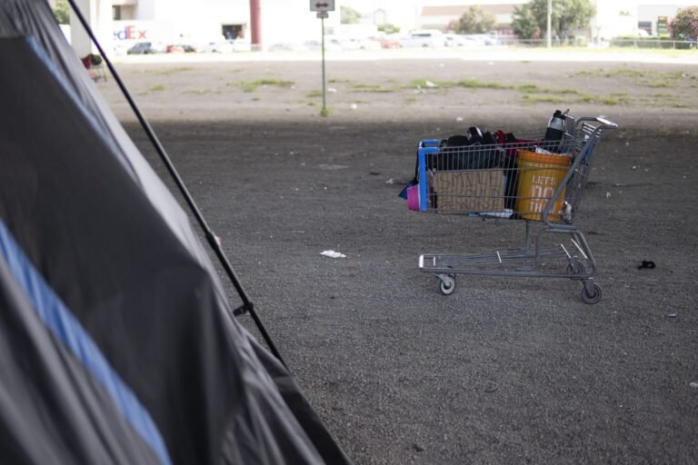 Greg Abbott orders move of Austin homeless camps