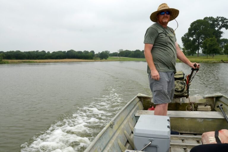 East Texas anglers combat to maintain stream public