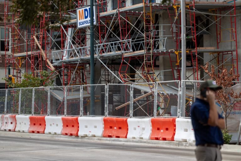 Scaffolding collapse closes down midtown roads in San Antonio
