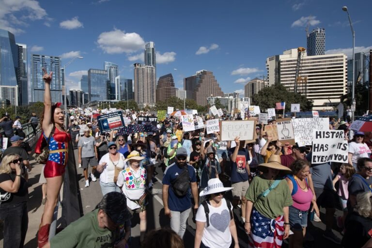 10s of Thousands March Versus Trump Management at Austin’s No Kings Rally • The Austin Chronicle